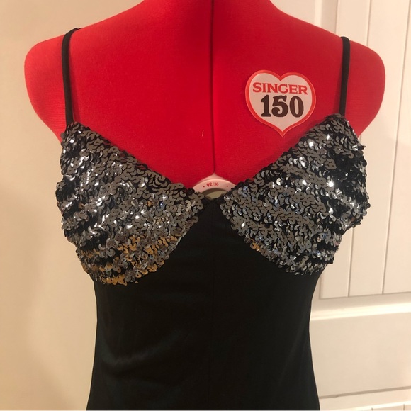 🎁 2 FOR $60 Vintage Frederick’s Of Hollywood Sequined Bust Full Length Slip - Picture 2 of 10